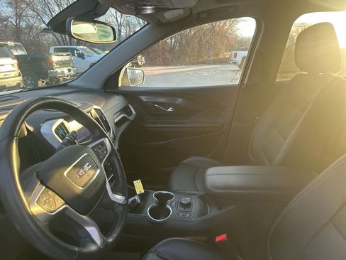 Certified 2022 GMC Terrain SLT w/ Infotainment Package II image 16