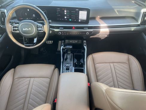 Certified 2024 Kia Sorento SX Prestige w/ Olive Brown Leather Package image 19