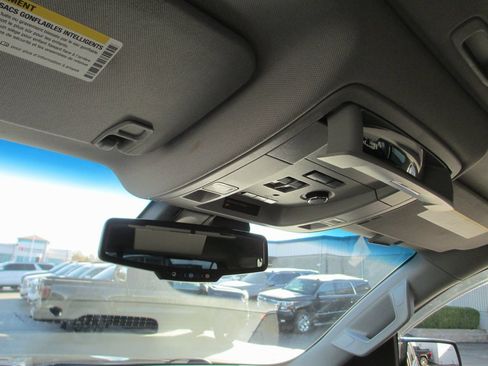 Used 2018 GMC Yukon SLT w/ Premium Edition image 33