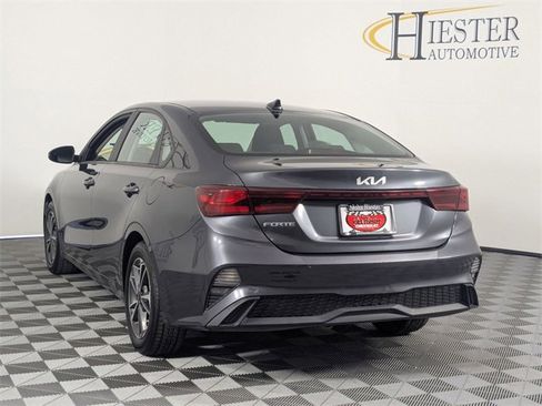 Used 2022 Kia Forte LXS w/ LXS Technology Package image 5