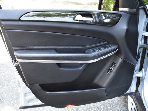 Used 2019 Mercedes-Benz GLS 550 4MATIC w/ Driver Assistance Package image 16