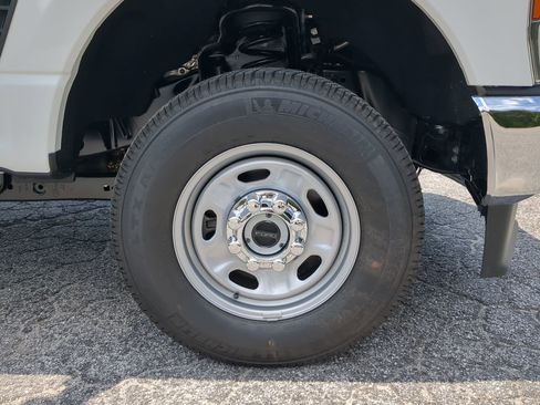 New 2025 Ford F350 XL w/ FX4 Off-Road Package image 9