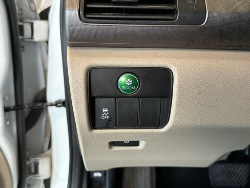 Used 2015 Honda Accord LX image 17