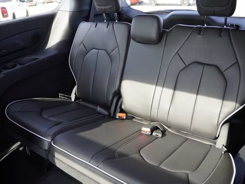 New 2026 Chrysler Pacifica Limited w/ S Appearance Package FWD image 13