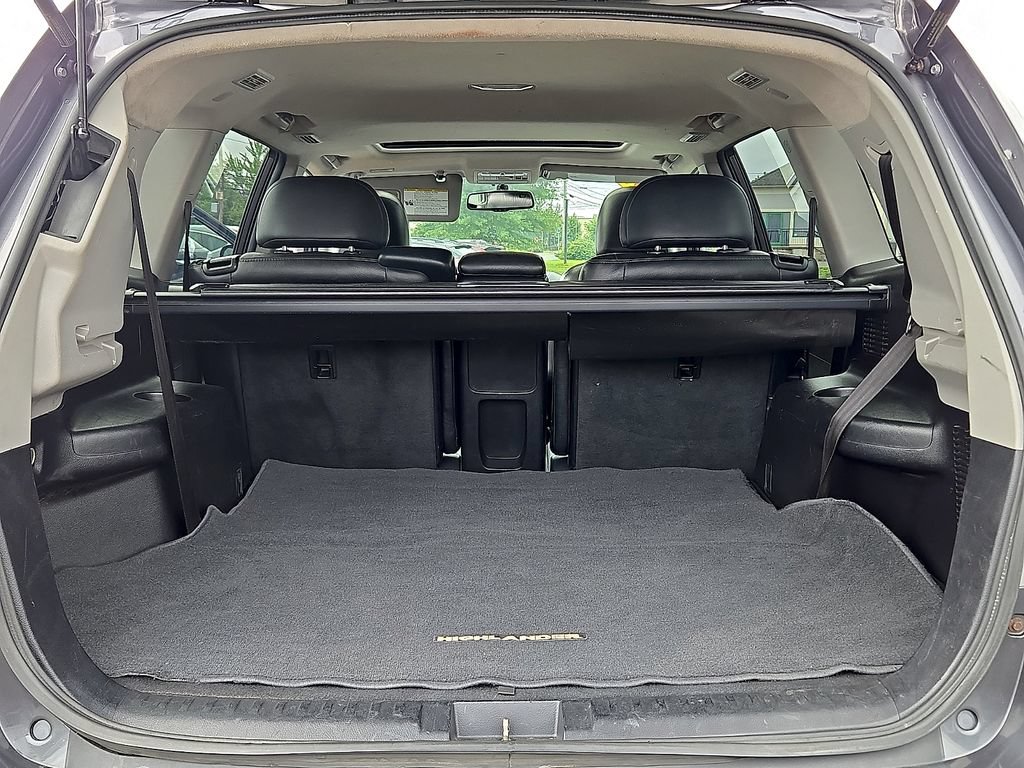 Used 2012 Toyota Highlander SE w/ Tow Pkg AWD/4WD image 28