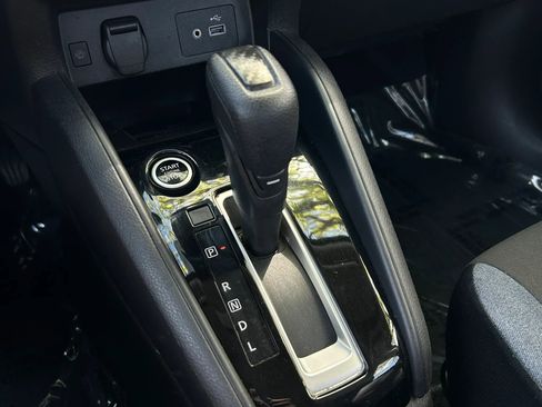 Used 2024 Nissan Versa SV w/ Trunk Package image 22