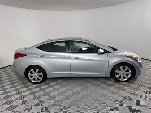 Used 2011 Hyundai Elantra Limited FWD image 4