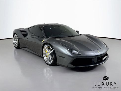 Used 2018 Ferrari 488 GTB image 4