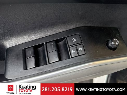 Used 2025 Toyota Highlander XLE image 12