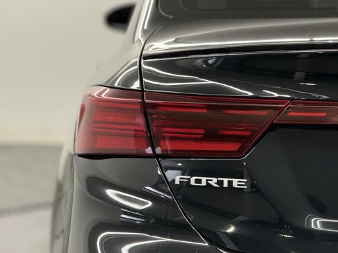 Used 2024 Kia Forte GT-Line w/ GT-Line Premium Package image 9