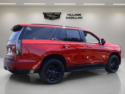 Used 2023 Cadillac Escalade Premium Luxury RWD image 5