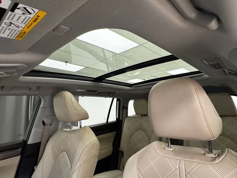 Used 2020 Toyota Highlander Platinum image 29