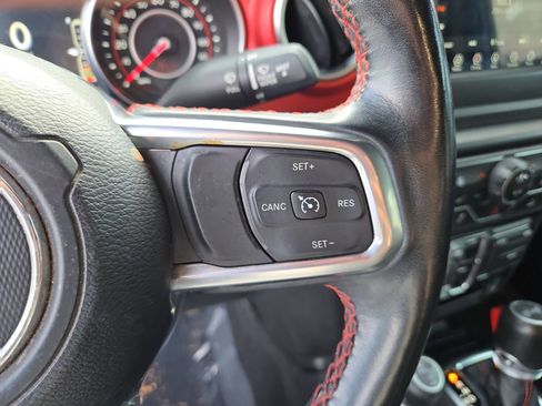 Used 2021 Jeep Wrangler Unlimited Rubicon w/ Cold Weather Group AWD/4WD image 20