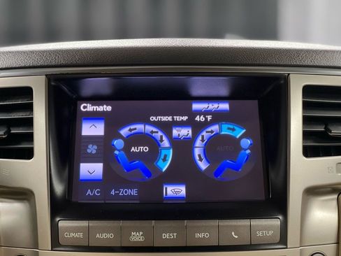 Used 2013 Lexus LX 570 4WD w/ Luxury Pkg image 35