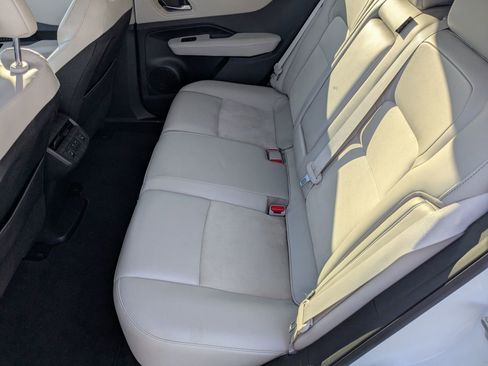 Used 2023 Nissan Ariya AWD image 28