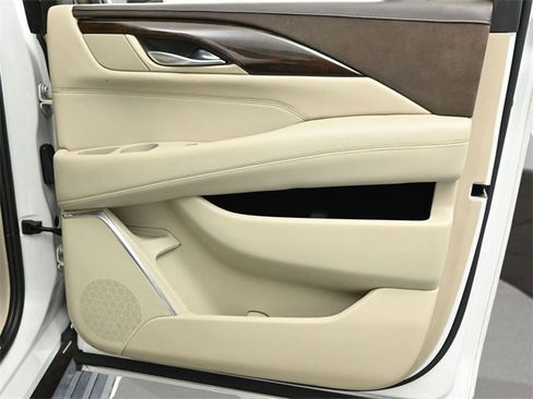 Used 2017 Cadillac Escalade ESV Premium Luxury image 16
