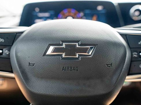 Used 2024 Chevrolet Traverse Z71 AWD/4WD image 14
