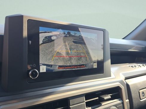 Used 2025 Toyota Tacoma SR5 AWD/4WD image 14