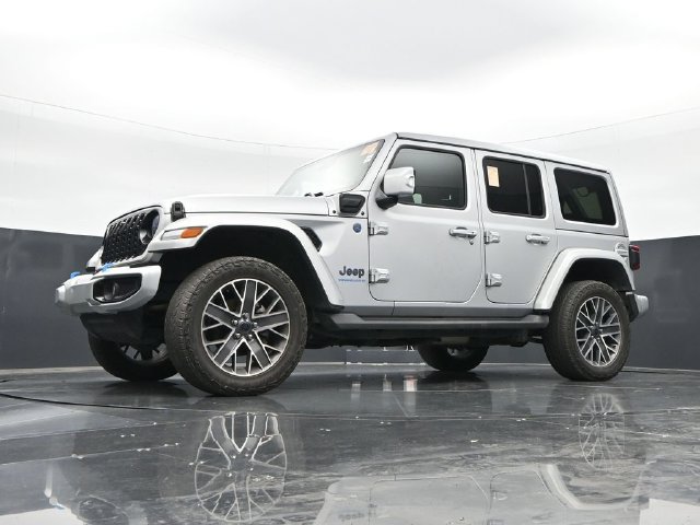 Used 2024 Jeep Wrangler High Altitude AWD/4WD image 47