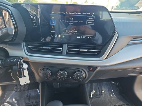 New 2026 Chevrolet Trax LS w/ LS Convenience Package FWD image 19
