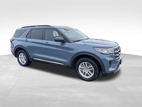 Used 2025 Ford Explorer Active image 9
