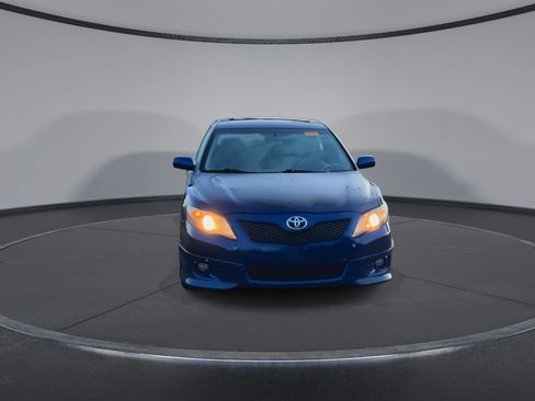 Used 2011 Toyota Camry SE w/ SE Extra-Value Pkg #1 FWD image 3