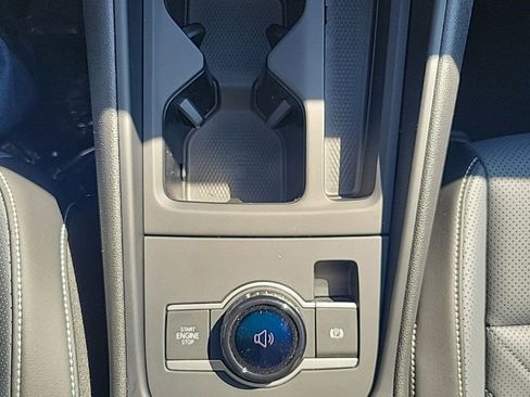 New 2025 Volkswagen Tiguan SE image 17