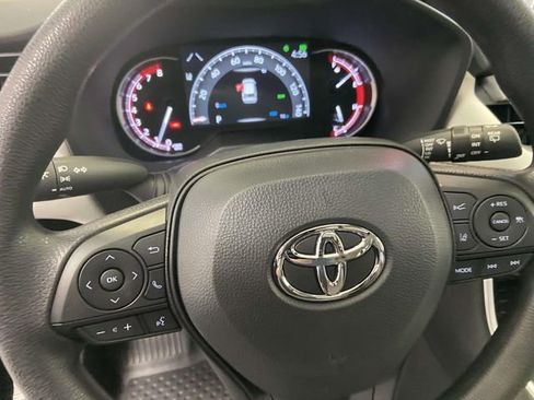 Used 2025 Toyota RAV4 XLE w/ Convenience Package image 20