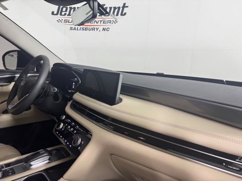 Used 2023 INFINITI QX60 Luxe w/ Cargo Package AWD/4WD image 38