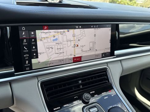 Used 2018 Porsche Panamera 4S image 20