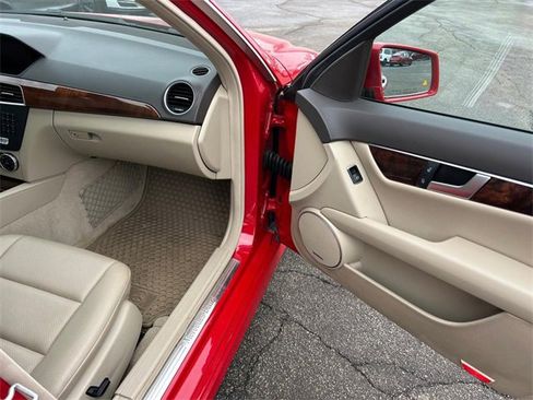 Used 2014 Mercedes-Benz C 300 4MATIC Sedan image 30