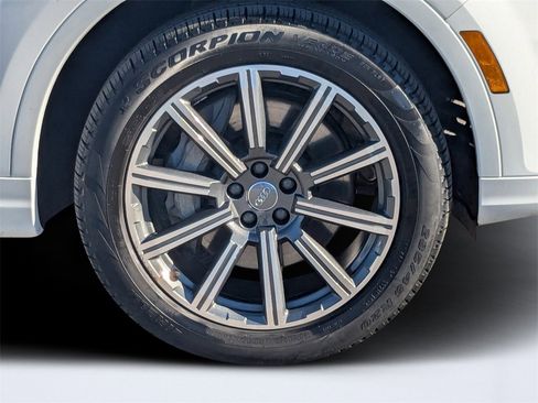 Used 2017 Audi Q7 3.0T Premium Plus w/ Premium Plus Package image 10