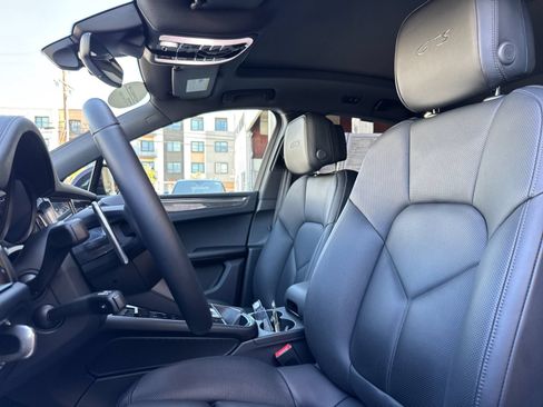 Certified 2025 Porsche Macan GTS AWD/4WD image 5