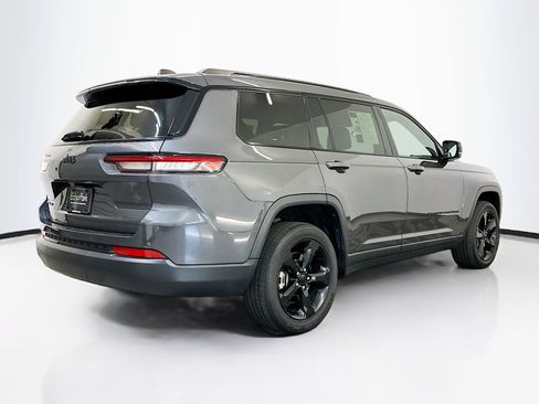 Used 2023 Jeep Grand Cherokee L Laredo image 9