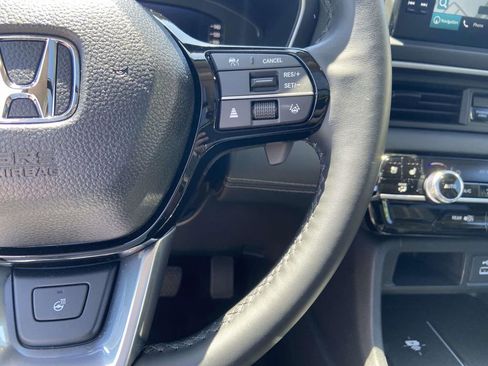 Used 2025 Honda Pilot Elite image 23