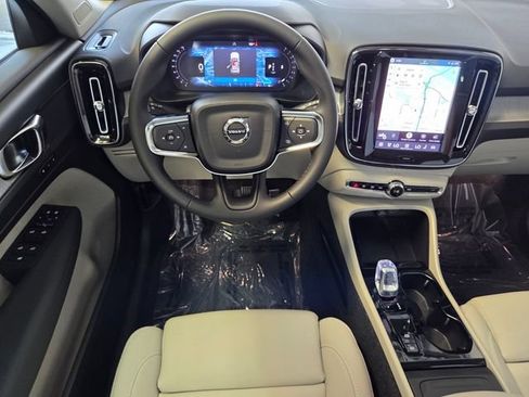 New 2026 Volvo XC40 B5 Plus w/ Protection Package Premier AWD/4WD image 15