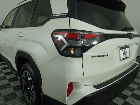 Used 2025 Subaru Forester Premium w/ Convenience Package #1 AWD/4WD image 12