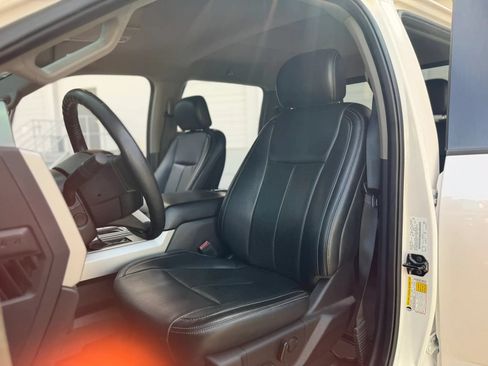 Used 2019 Ford F150 Lariat w/ Equipment Group 502A Luxury AWD/4WD image 20