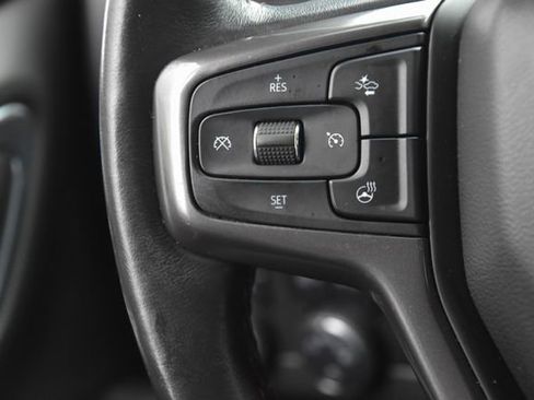 Used 2022 Chevrolet Suburban RST w/ Sport Performance Package image 35