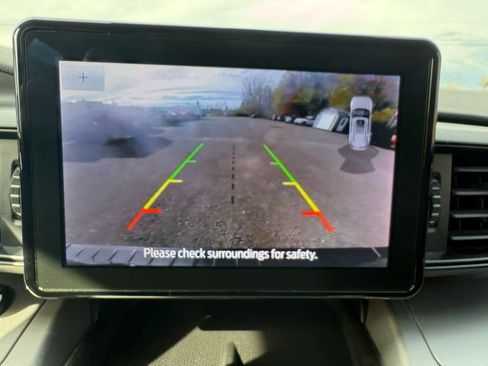 Used 2022 Ford Explorer XLT w/ Class IV Trailer Tow Package image 13