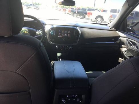 Used 2023 Chevrolet Traverse LT FWD image 13