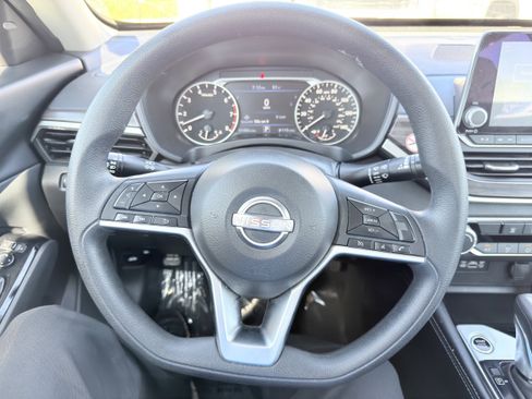 Used 2023 Nissan Altima 2.5 SV FWD image 26