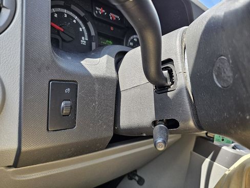 Used 2011 Ford E-150 and Econoline 150 w/ Commercial Cargo Van Pkg RWD image 41