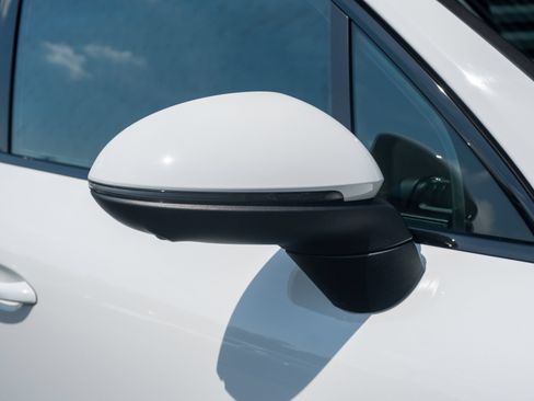 Certified 2023 Porsche Cayenne AWD/4WD image 17