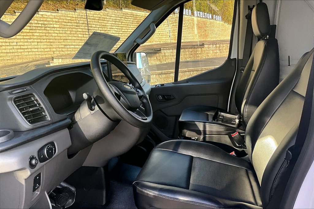 New 2026 Ford Transit 250 148 Medium Roof RWD image 9