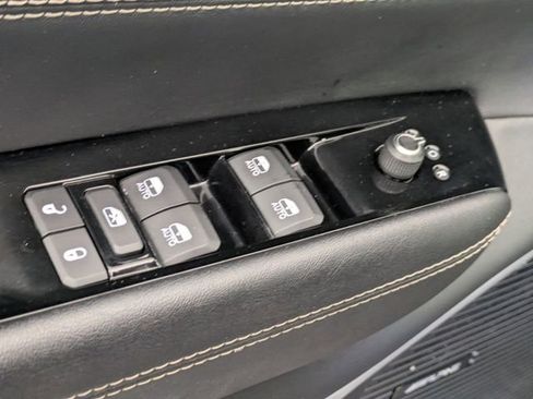 Certified 2024 Jeep Wagoneer L Series II w/ Flexible Seating Group image 10