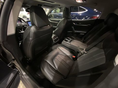 Used 2018 Maserati Ghibli GranSport image 5
