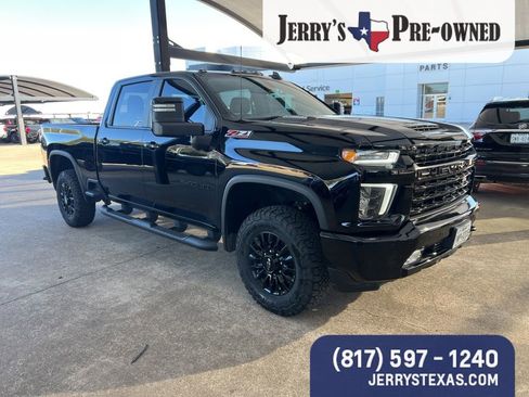 Used 2021 Chevrolet Silverado 2500 LT w/ Midnight Edition image 2