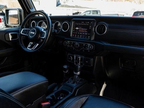 Used 2023 Jeep Wrangler Unlimited Sahara w/ Cold Weather Group image 31