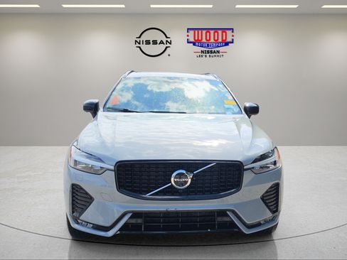 Used 2025 Volvo XC60 B5 Plus AWD/4WD image 6